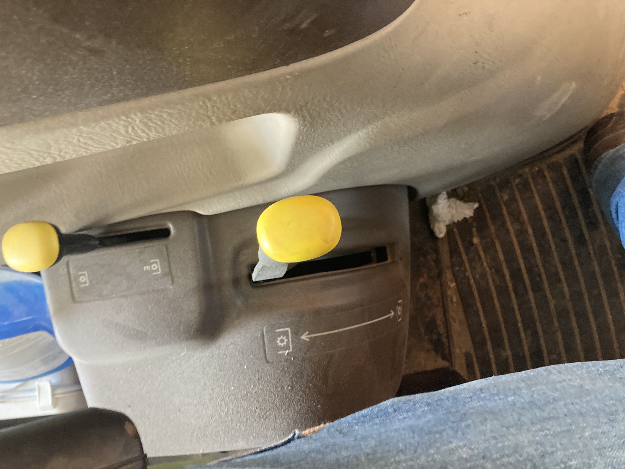 2006 John Deere 5325 Image 5