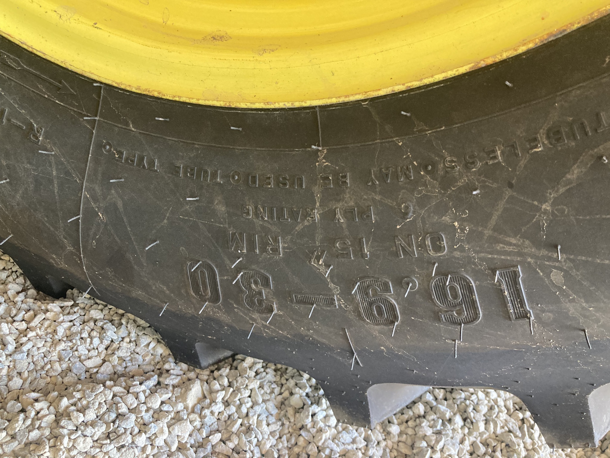 2006 John Deere 5325 Image 6