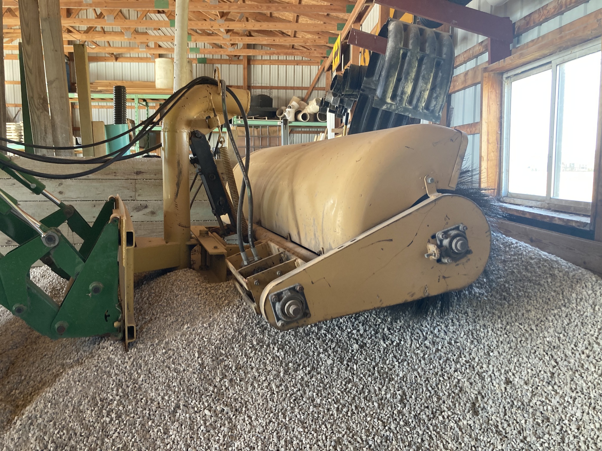 2006 John Deere 5325 Image 9