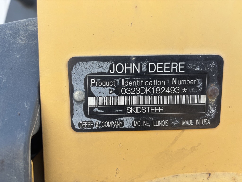 2010 John Deere 323D Image 22