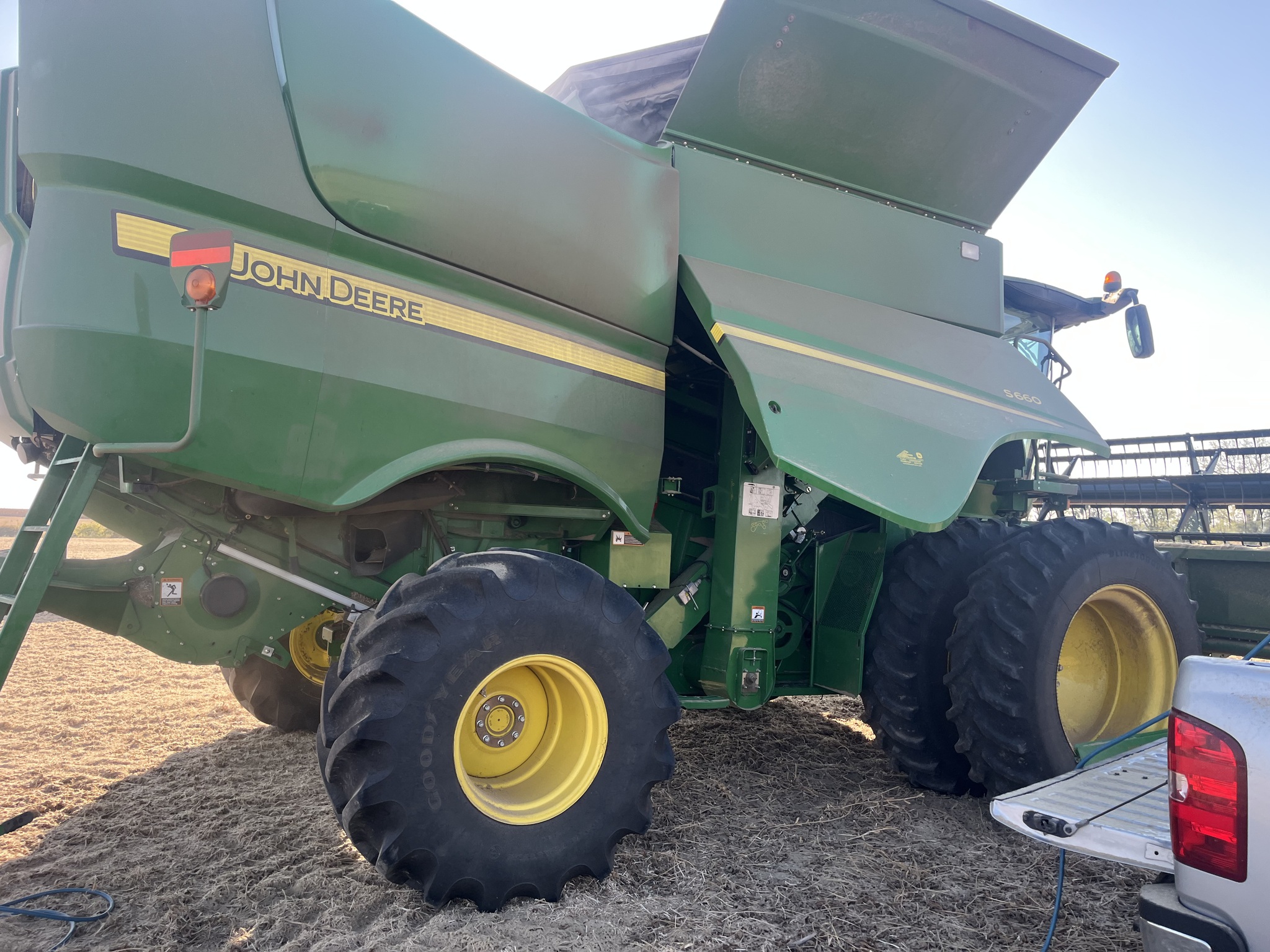 2012 John Deere S660 Image 3