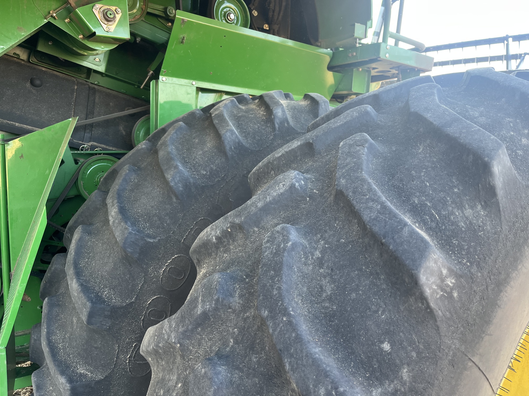 2012 John Deere S660 Image 19
