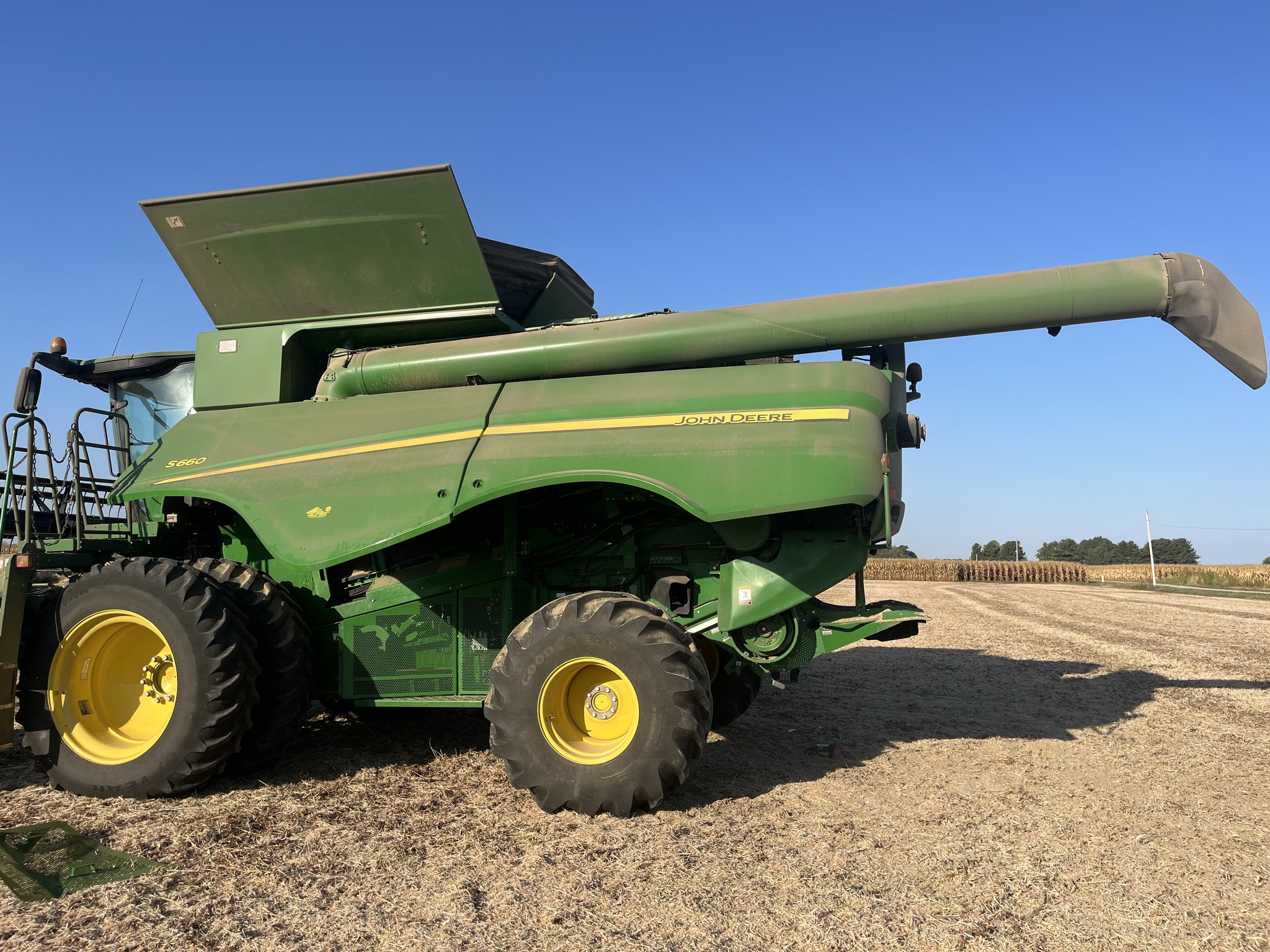 2012 John Deere S660 Image 2
