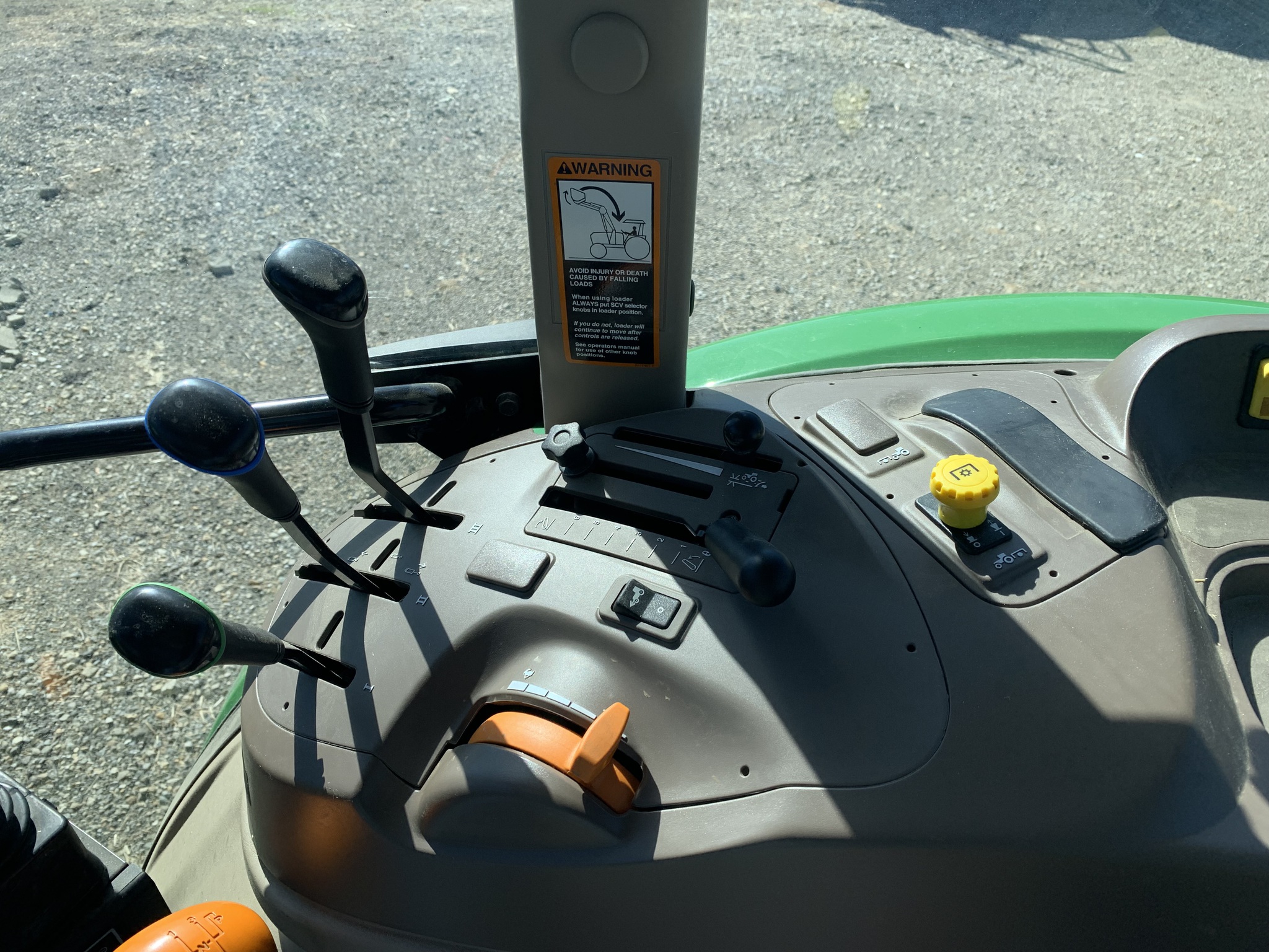 2025 John Deere 5100E Image 8