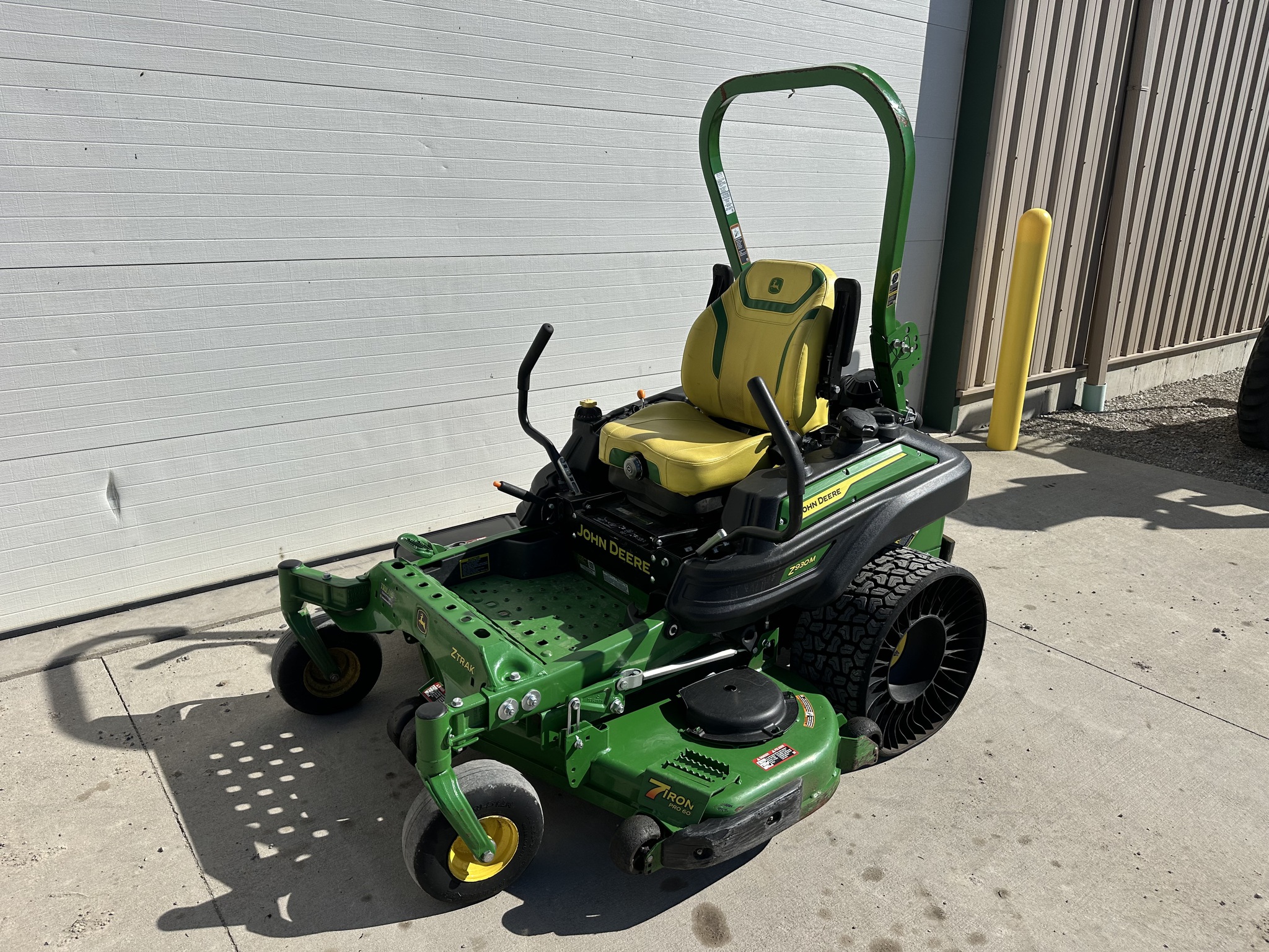 2024 John Deere Z930M Image 8