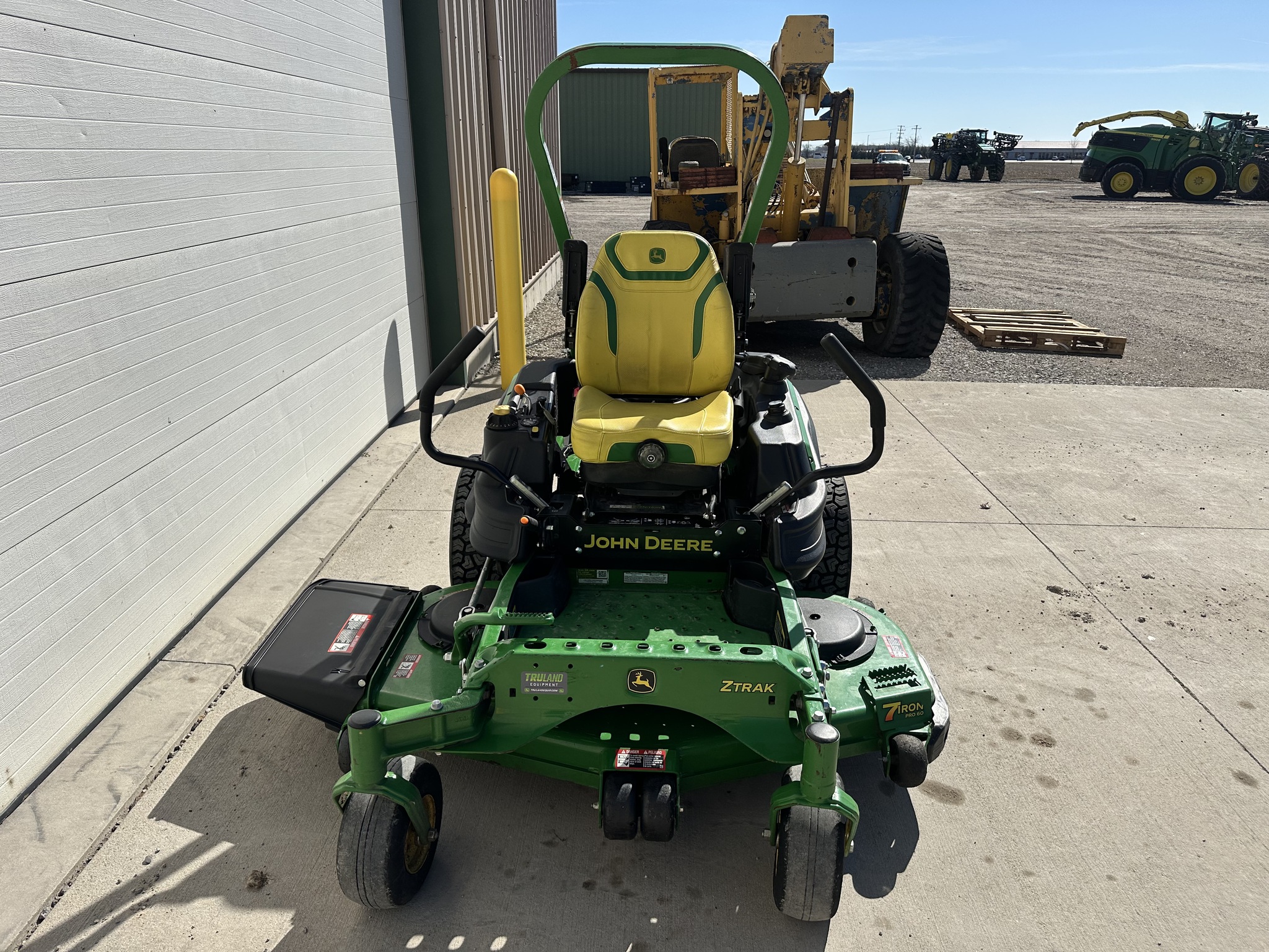2024 John Deere Z930M Image 4