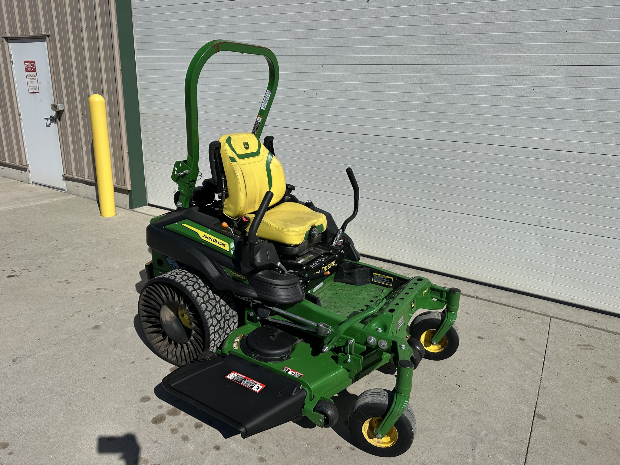 2024 John Deere Z930M Image 1