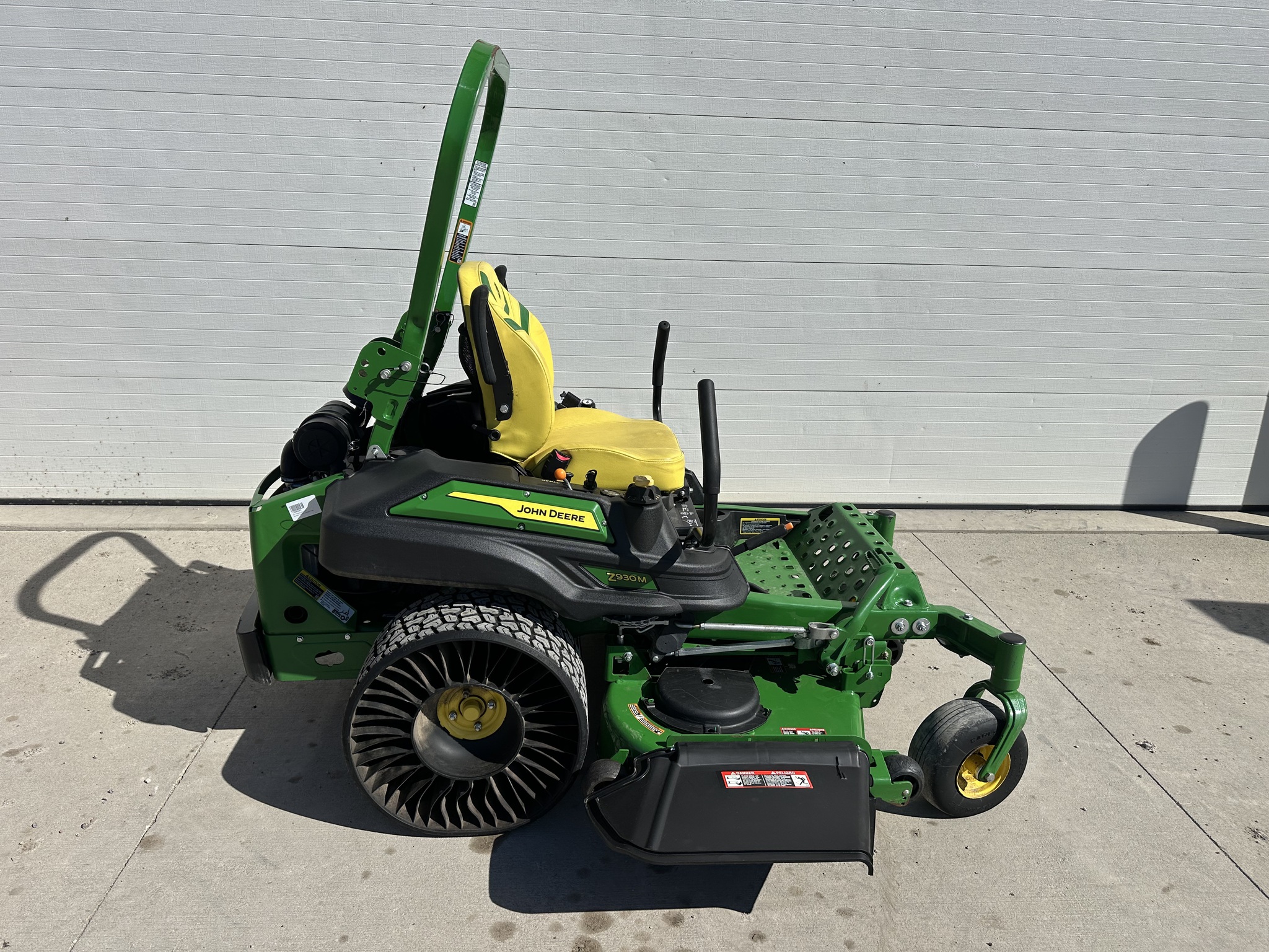 2024 John Deere Z930M Image 2