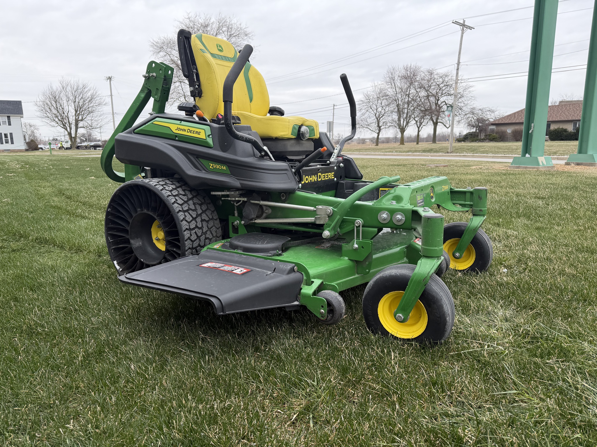 2024 John Deere Z930M Image 4