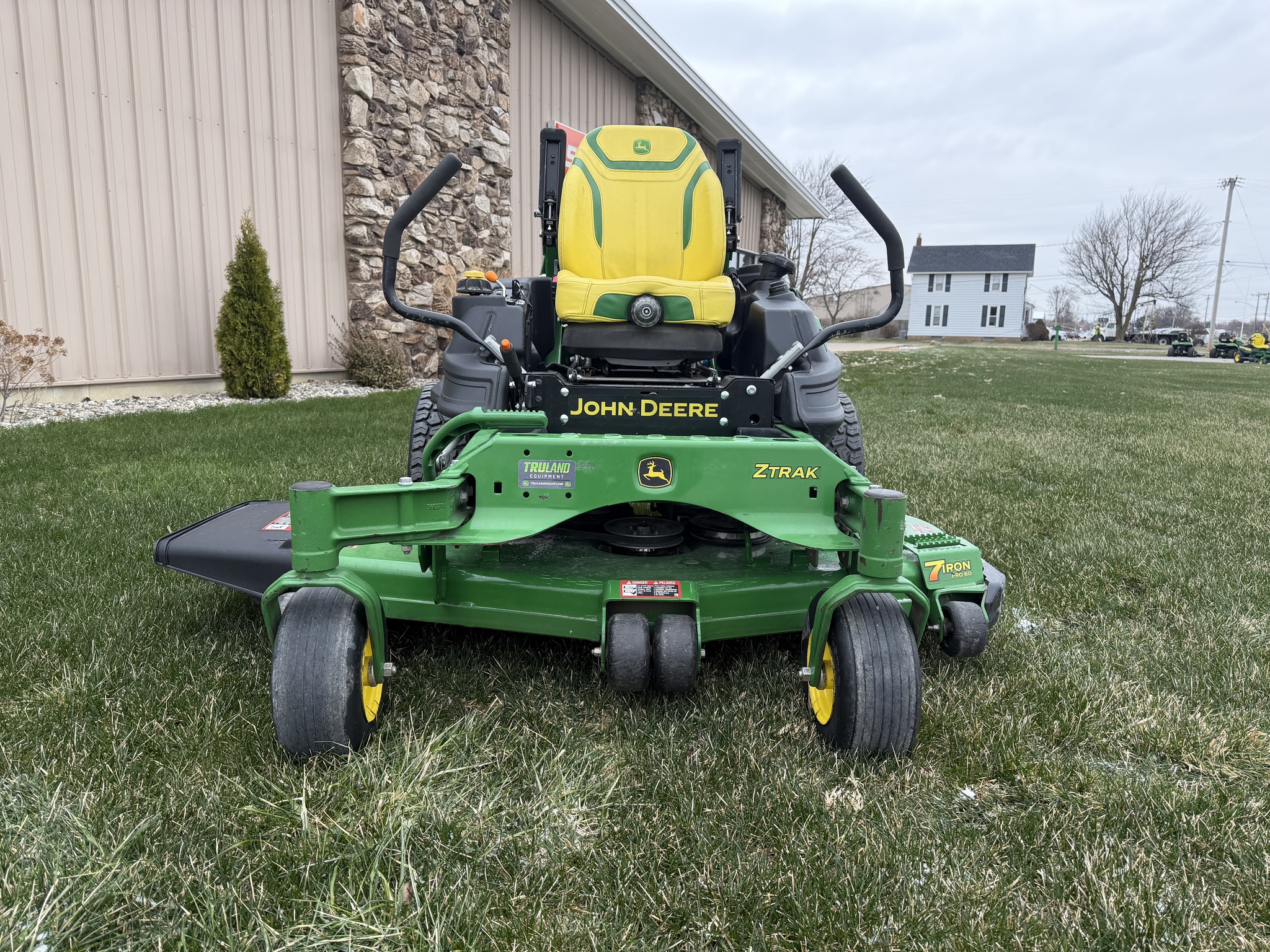 2024 John Deere Z930M Image 3