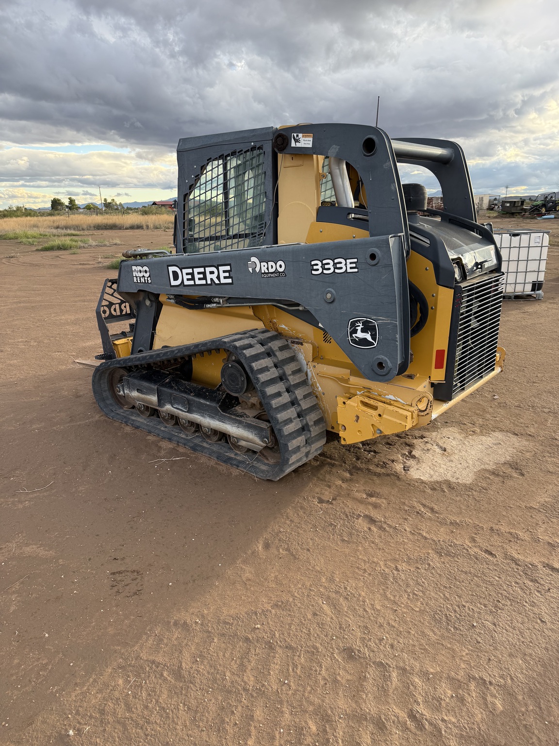 2015 John Deere 333E Image 6