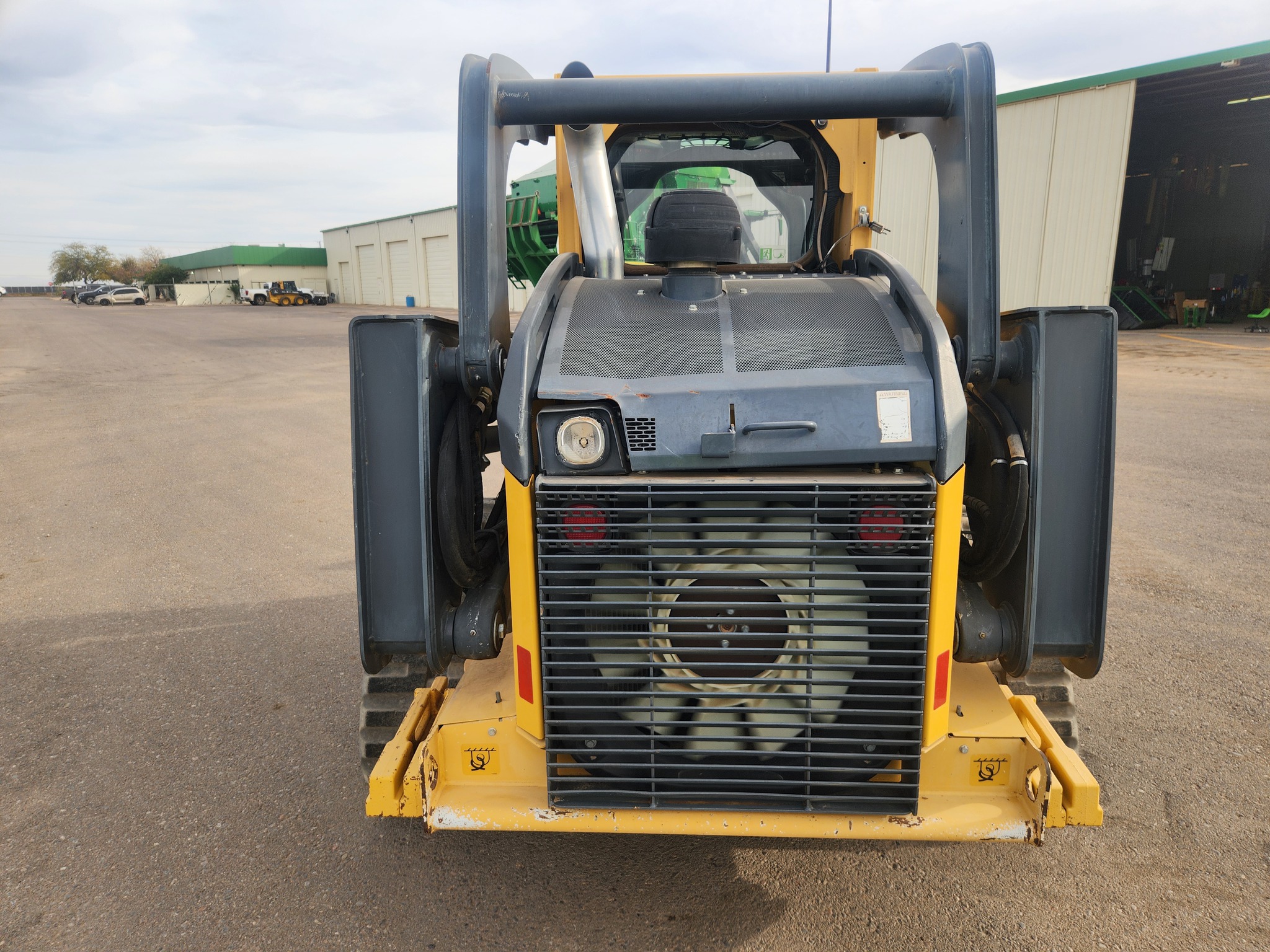 2015 John Deere 333E Image 10