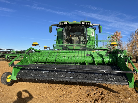 Used 2025 John Deere X9 1100 Combines at Horizon Ag & Turf in High Prairie, AB - Photo3