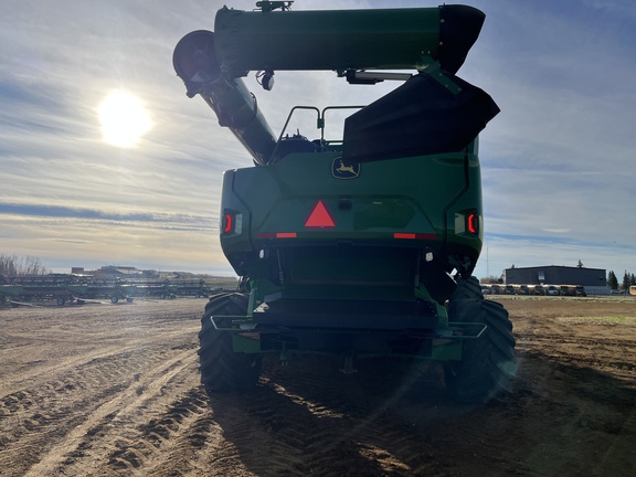 Used 2025 John Deere X9 1100 Combines at Horizon Ag & Turf in High Prairie, AB - Photo10