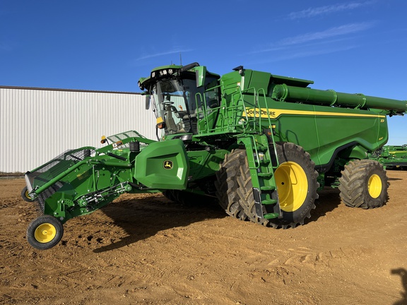 Used 2025 John Deere X9 1100 Combines at Horizon Ag & Turf in High Prairie, AB - Photo13