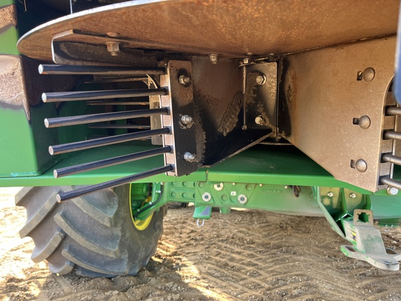 Used 2025 John Deere X9 1100 Combines at Horizon Ag & Turf in High Prairie, AB - Photo21