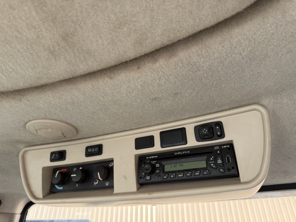 2012 John Deere 7230R - Photo38