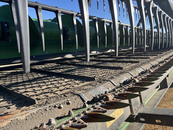 Used 2025 John Deere HDR 50 Combine Platforms at Horizon Ag & Turf in High Prairie, AB - Photo18