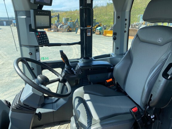 2022 John Deere 624 P