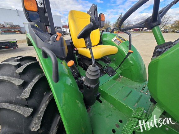 Photo of 2022 John Deere 5045E