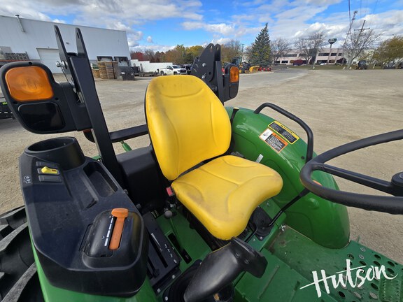 Photo of 2022 John Deere 5045E
