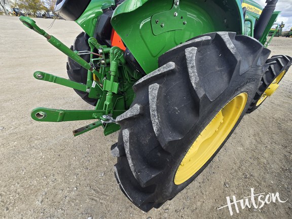 Photo of 2022 John Deere 5045E