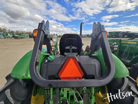 Photo of 2022 John Deere 5045E
