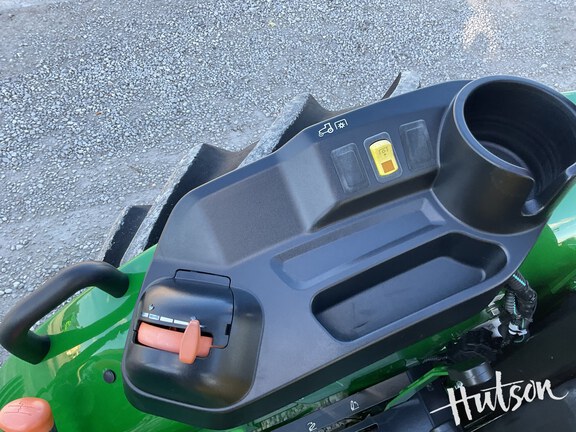 Photo of 2023 John Deere 5075E