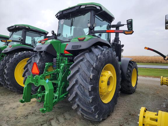 2025 John Deere 8R 340 - Photo16