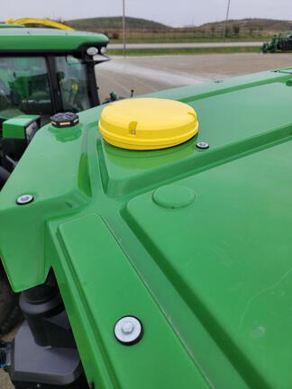 2025 John Deere 8R 340 - Photo18