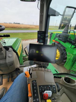 2025 John Deere 8R 340 - Photo19