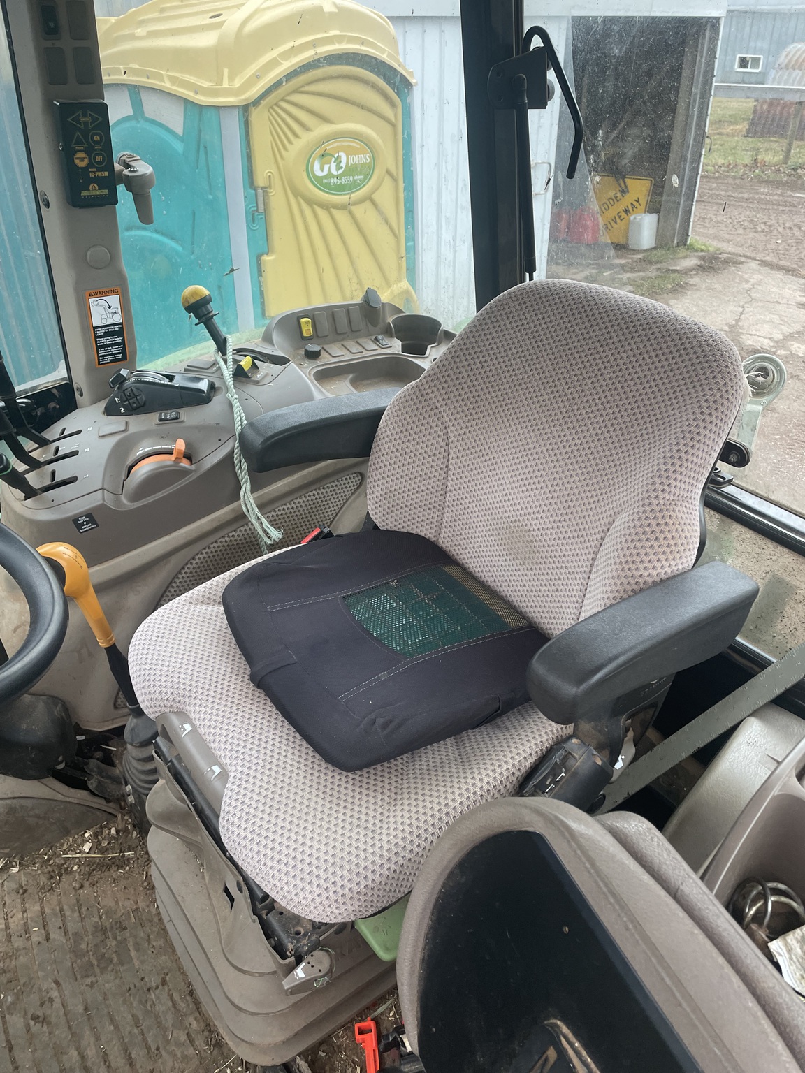 2020 John Deere 5100M Image 2