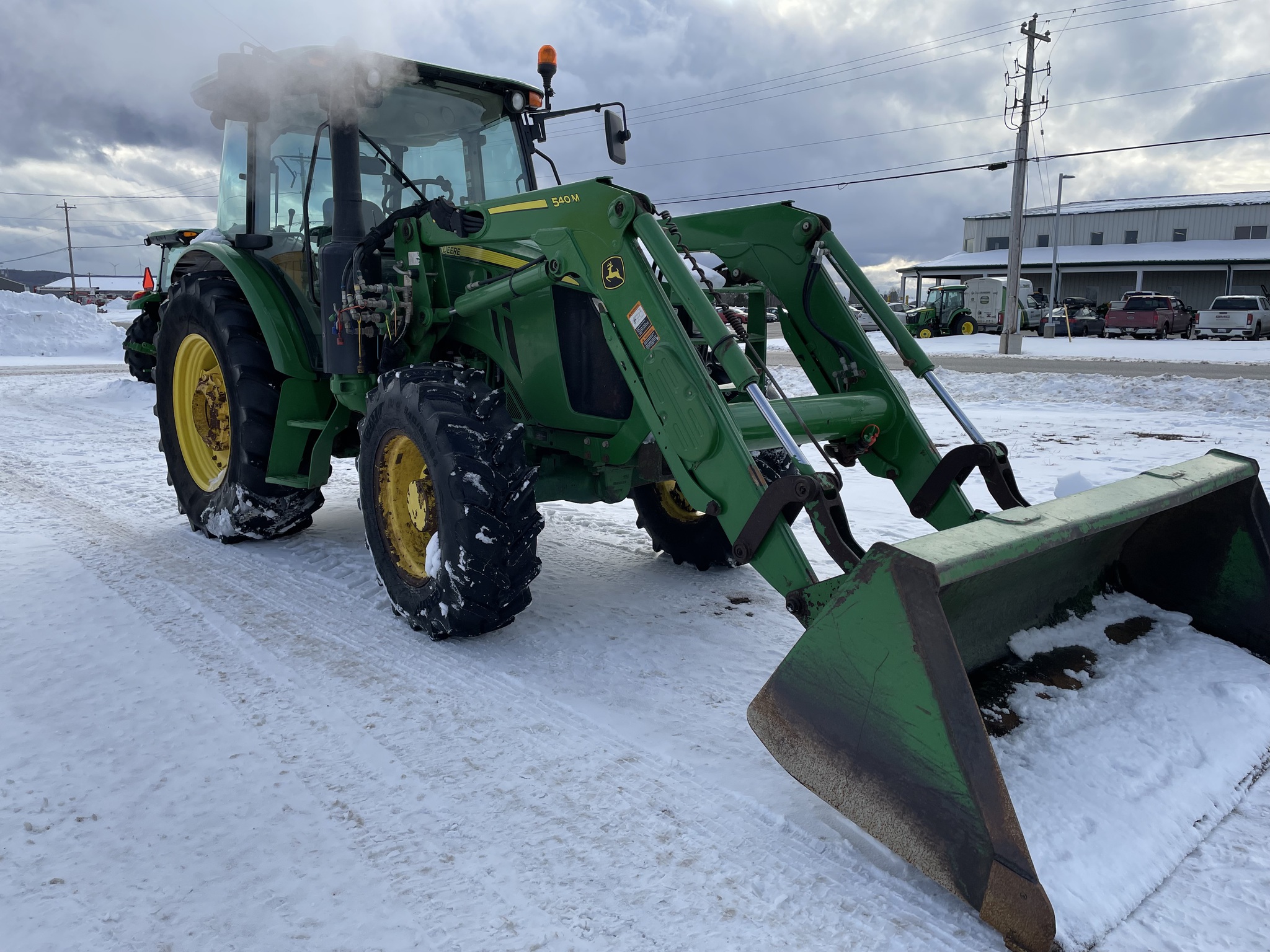 2020 John Deere 5100M Image 5