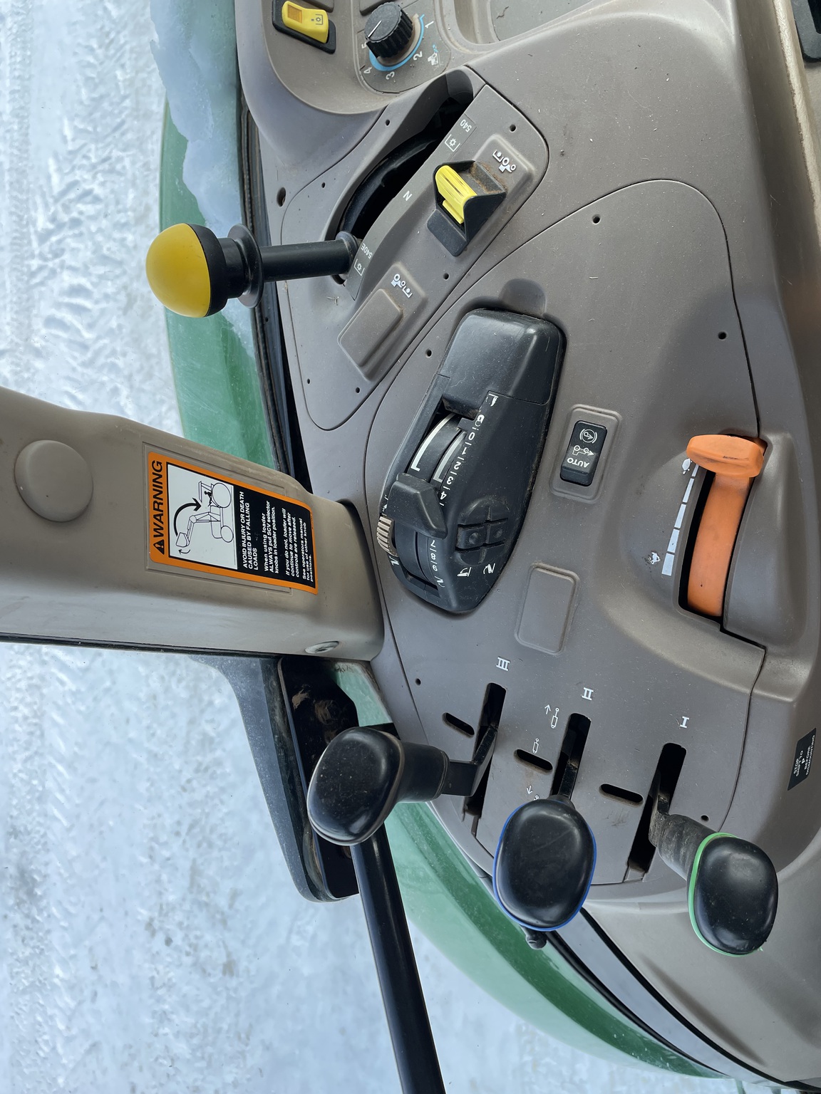 2020 John Deere 5100M Image 8