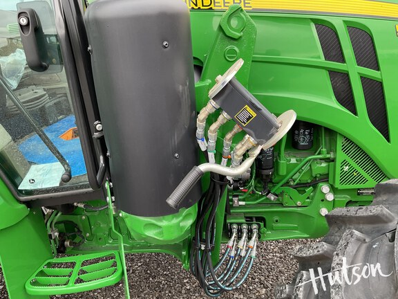 Photo of 2025 John Deere 5130M