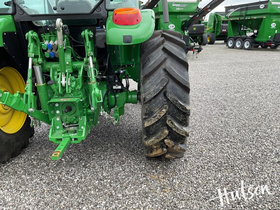 Photo of 2025 John Deere 5130M