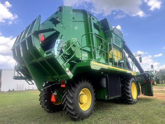 2025 John Deere CP770 Photo 4