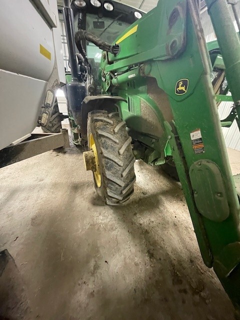 2017 John Deere 6155R Image 8
