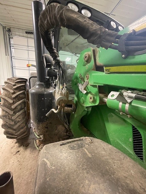 2017 John Deere 6155R Image 9