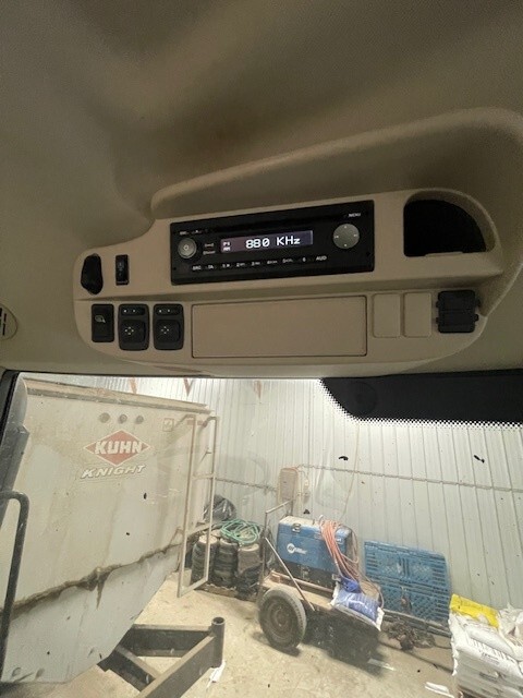 2017 John Deere 6155R Image 15