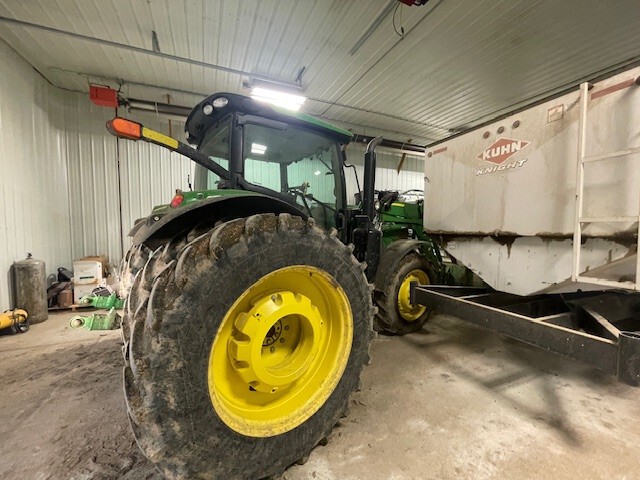 2017 John Deere 6155R Image 4
