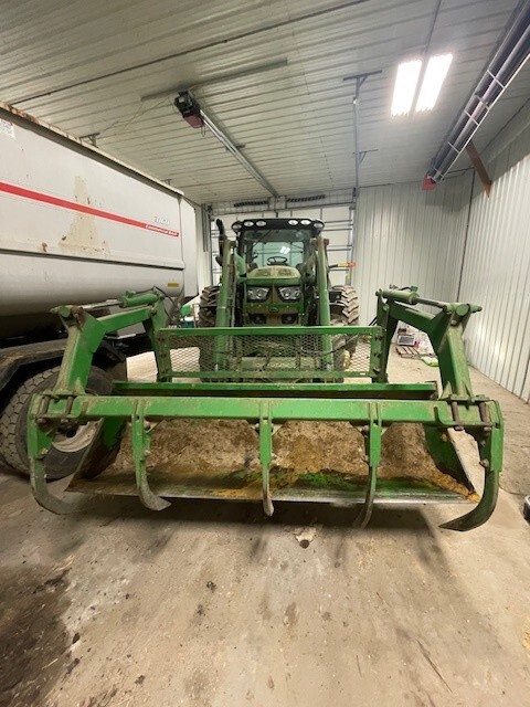 2017 John Deere 6155R Image 5