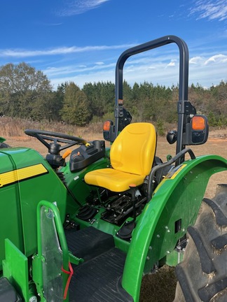2025 John Deere 5075E Photo 3