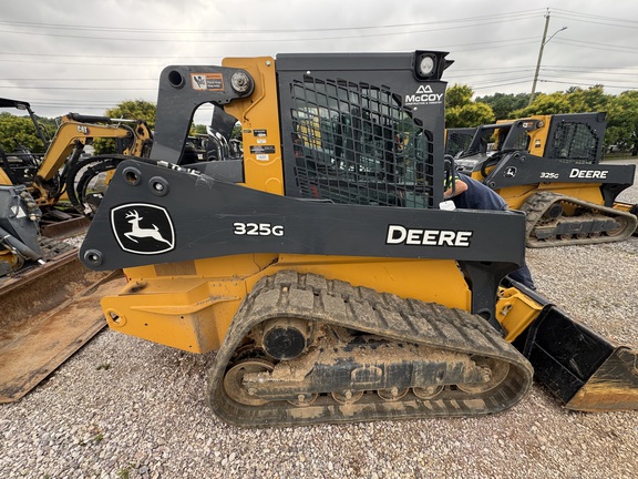 Photo of a 2024 John Deere 325G