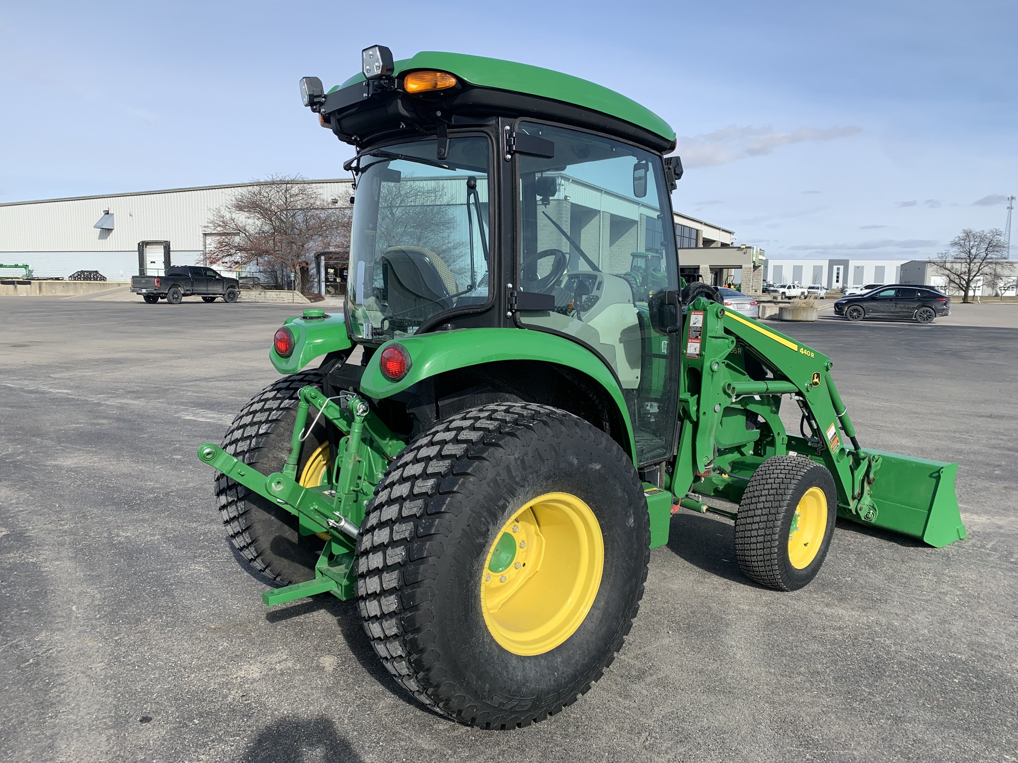 2024 John Deere 4066R Image 5