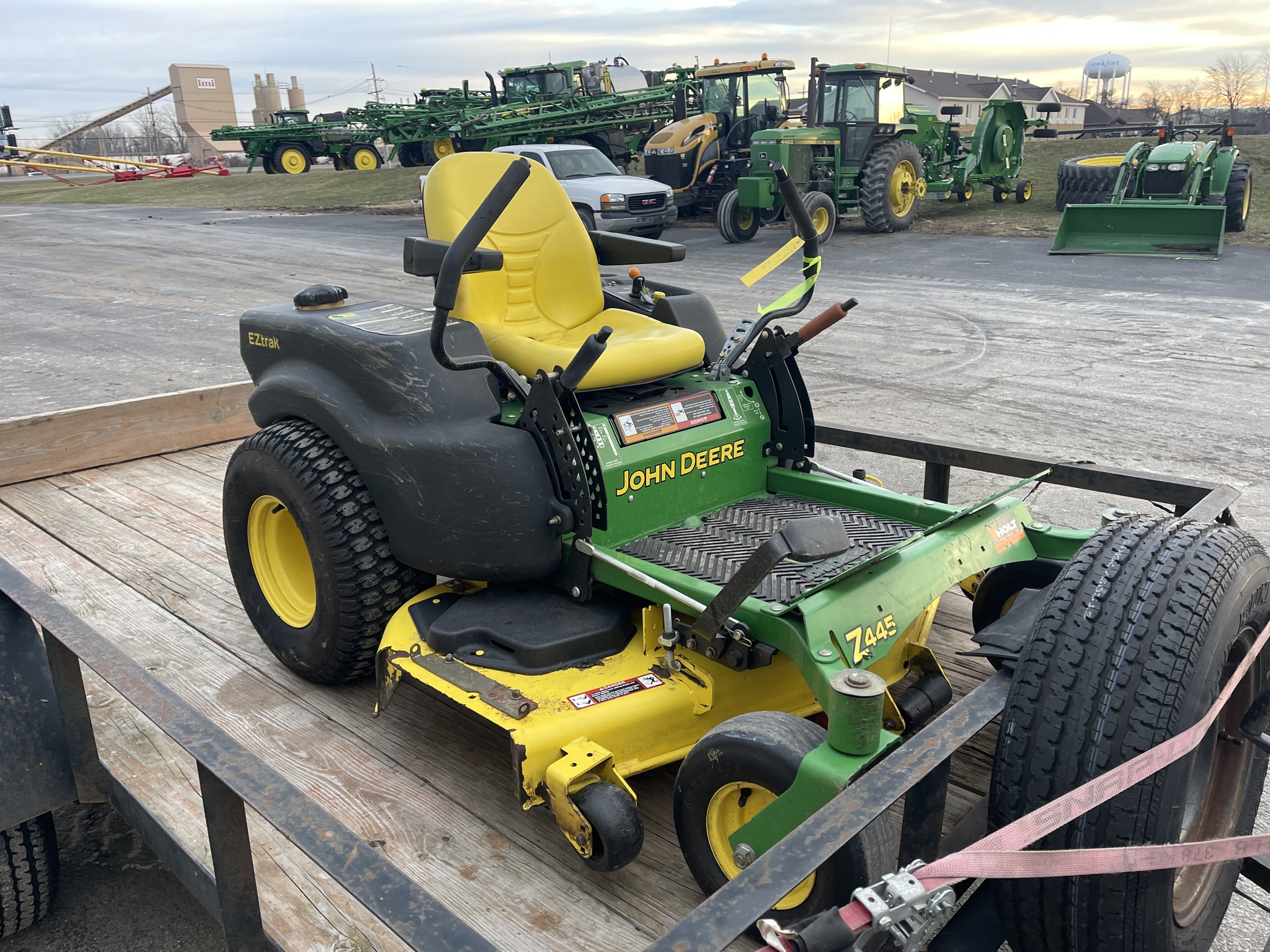 2009 John Deere Z445 Image 1