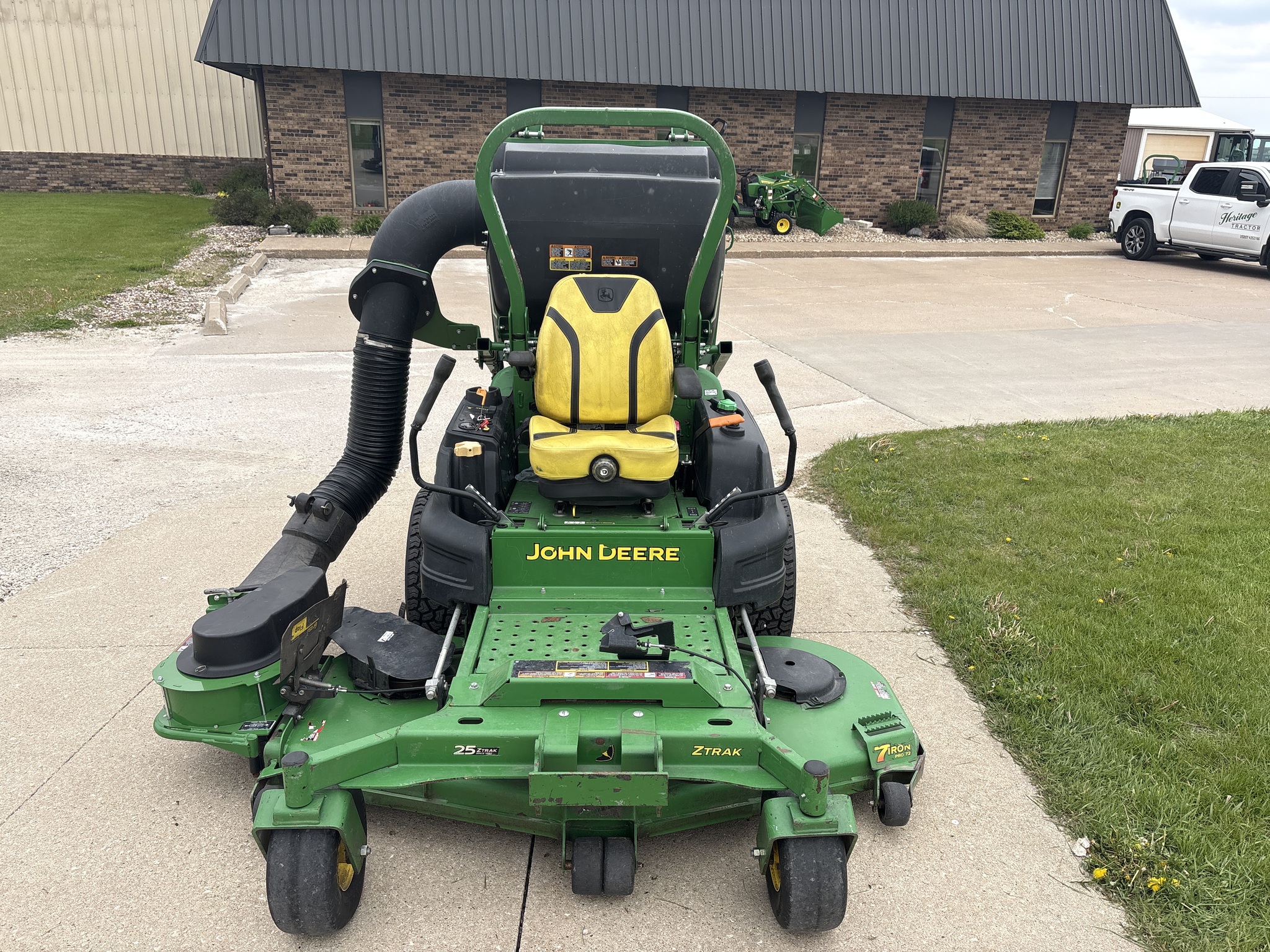  2022 John Deere Z997R w/MCS Bagger at Heritage Tractor in Geneseo, IL