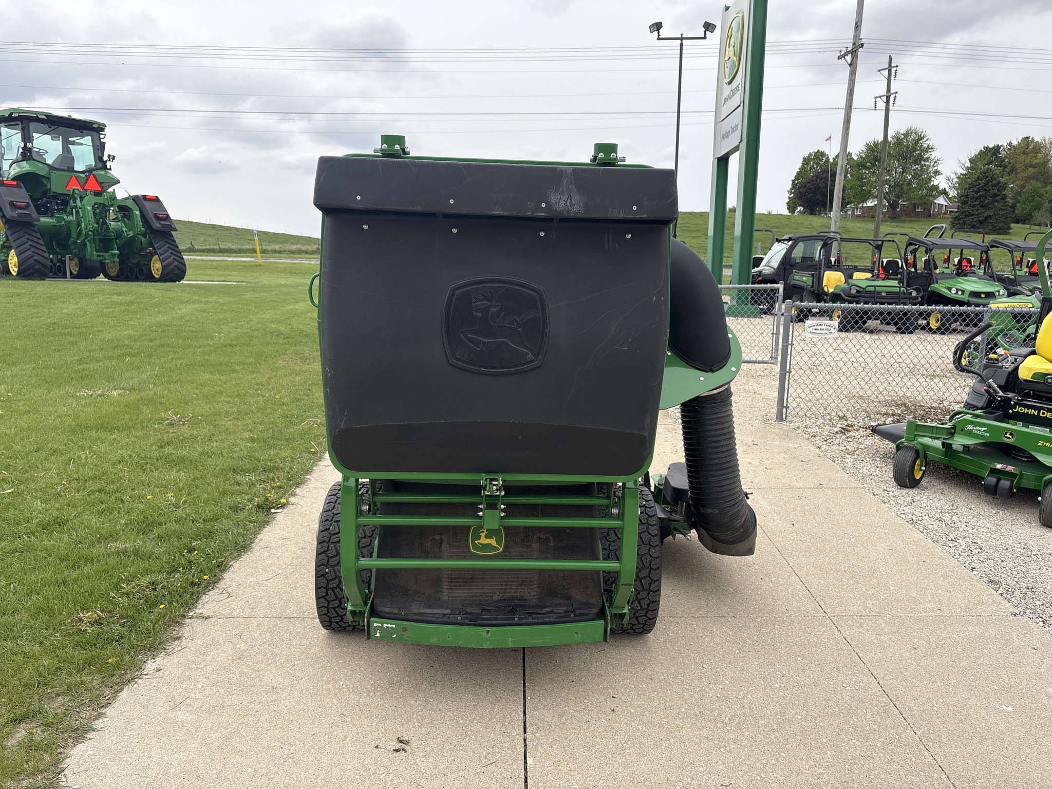  2022 John Deere Z997R w/MCS Bagger at Heritage Tractor in Geneseo, IL