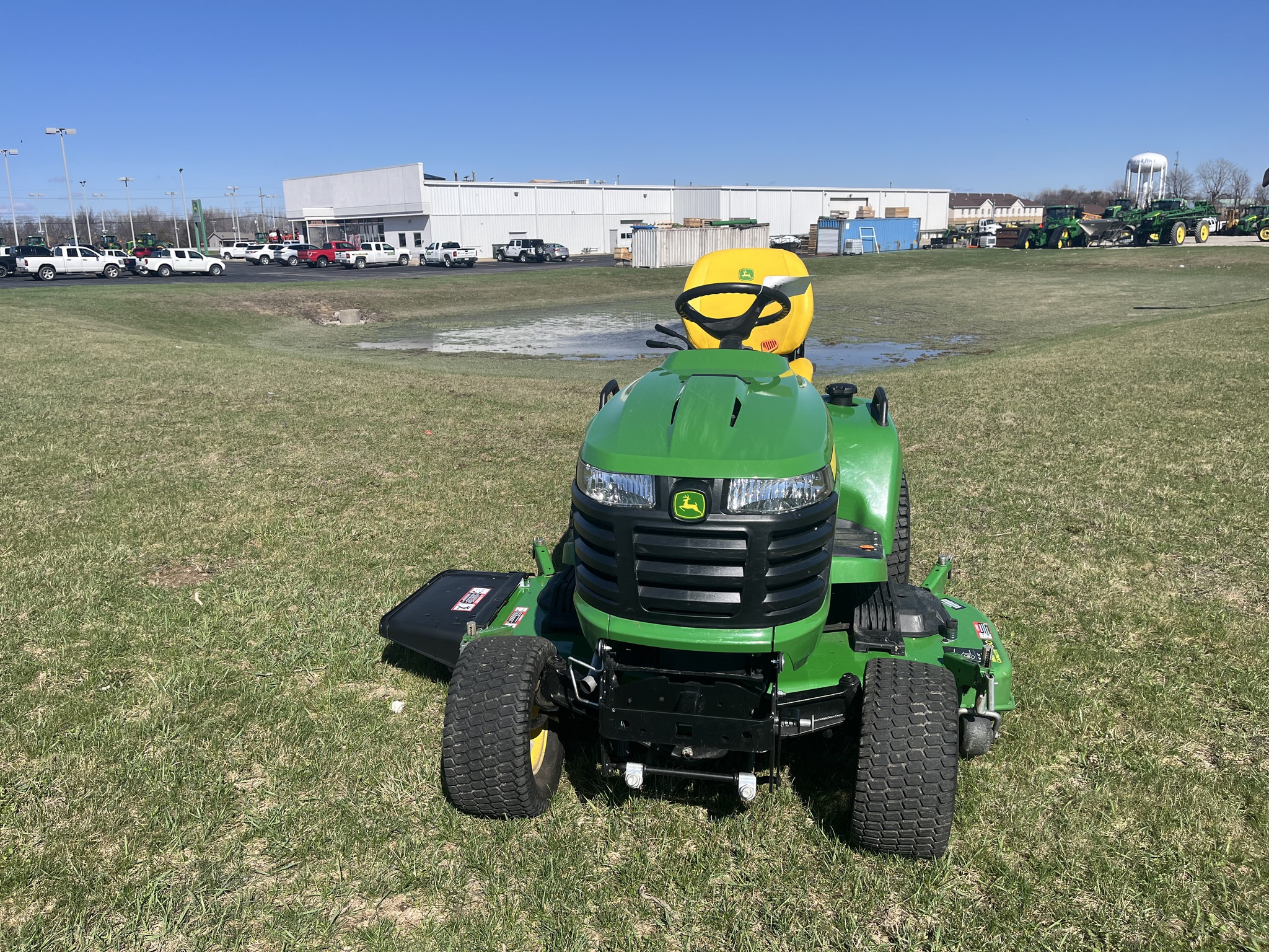 2024 John Deere X730 Image 4