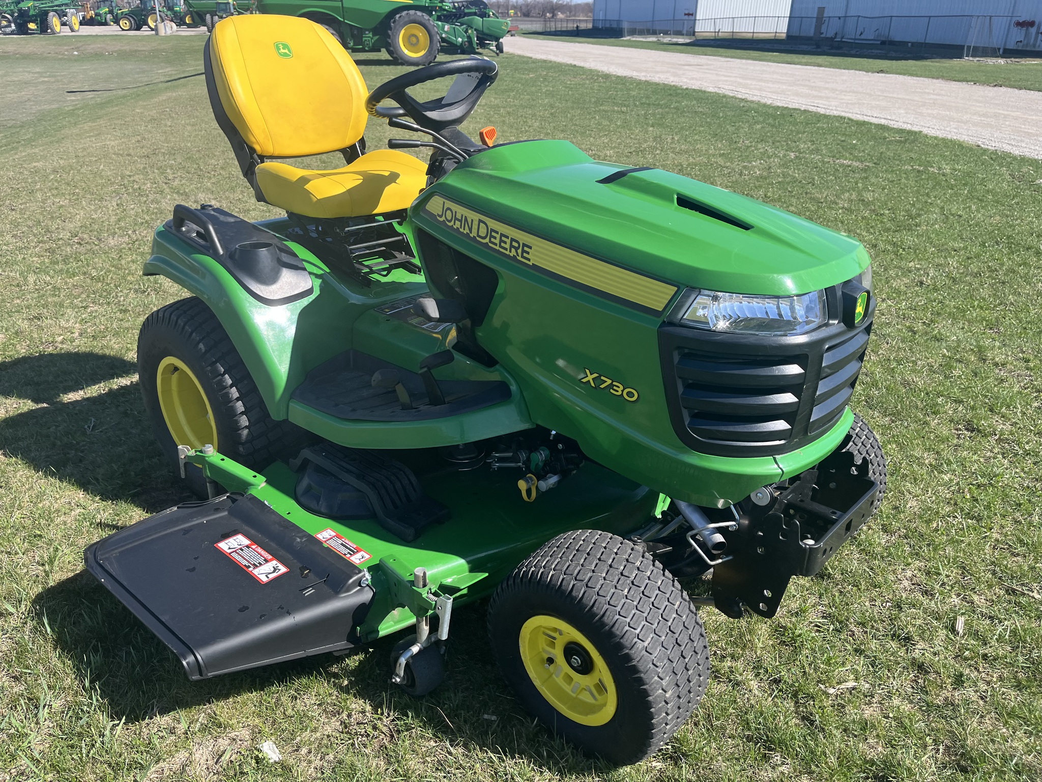 2024 John Deere X730 Image 7